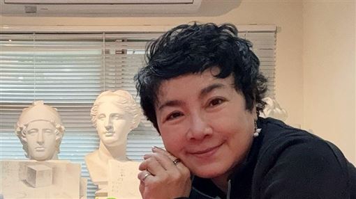 出國前打醫美　女星腫到「人臉辨識失敗」