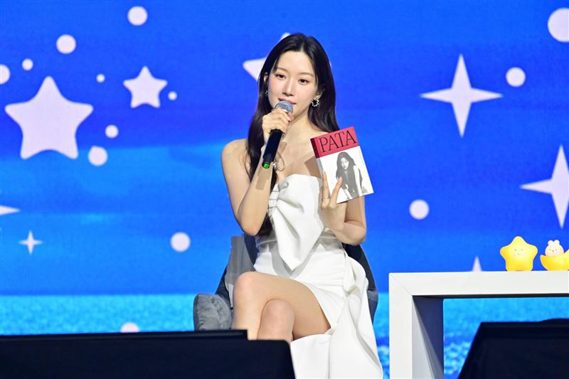 文佳煐也分享了自己撰寫書籍《PATA帕塔：文佳煐的私人時光》的初衷。（圖／讀者提供）