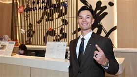 費爾柴爾德亮台灣國旗！網嗨：打回美國