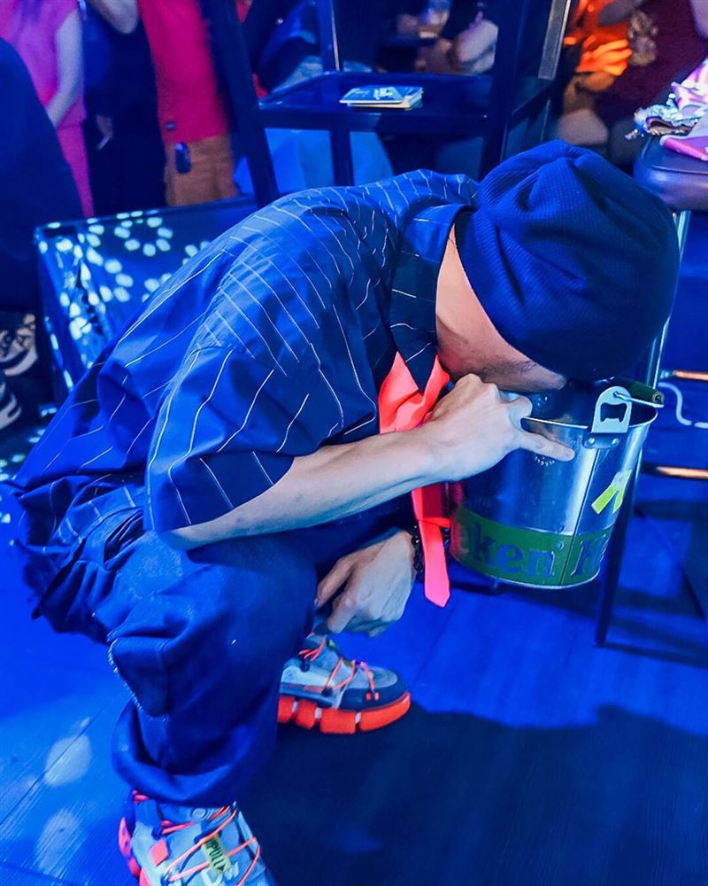 黃明志說,四個多月沒有演出機會,即使唱到吐也很開心。(圖/翻攝自IG@namewee)