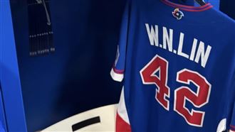 「E」變「N」?　林維恩WBC戰袍出現小烏龍