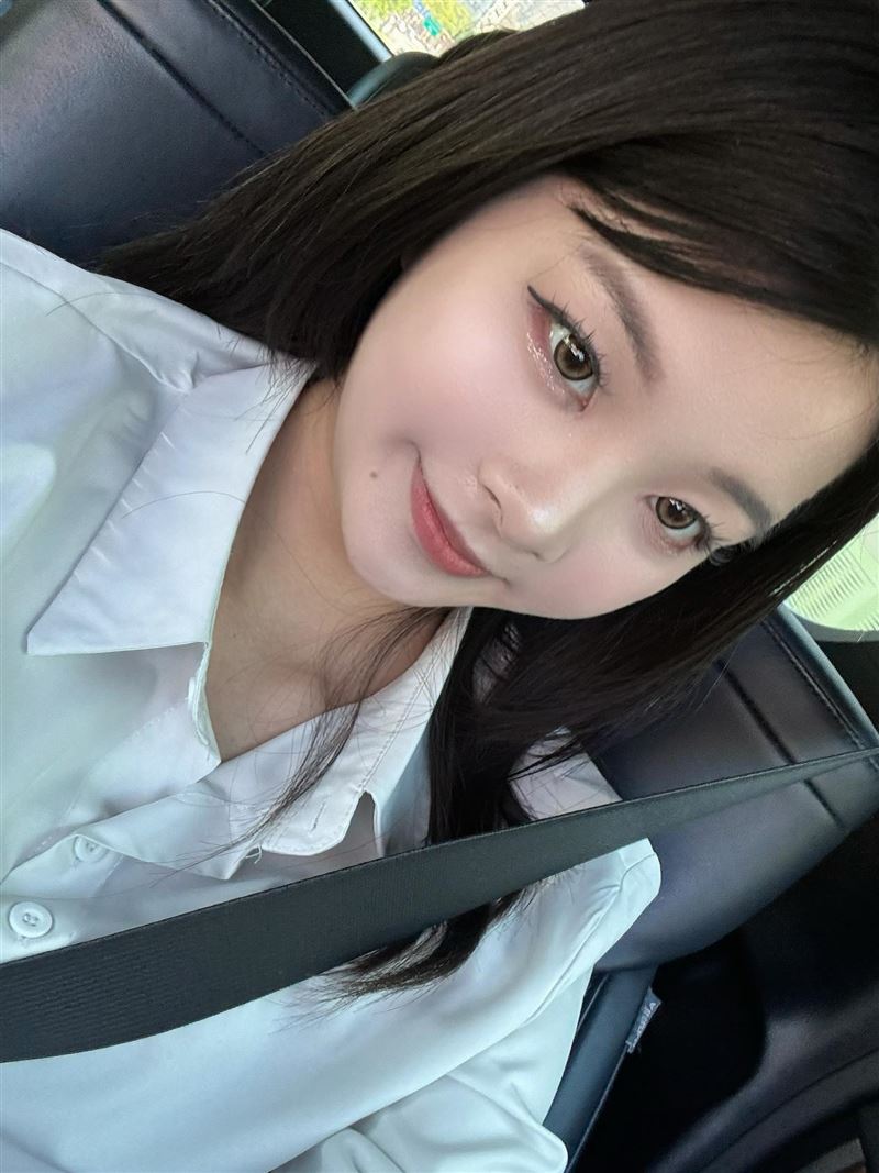 應佳妤發文稱，歷史可以修課，但良知沒有補考。（圖／翻攝自應佳妤臉書）