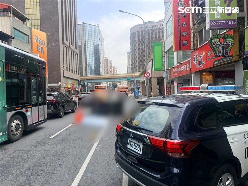 台北市松山區八德路二段今（2）日上午發生一起死亡車禍。（圖／翻攝畫面）