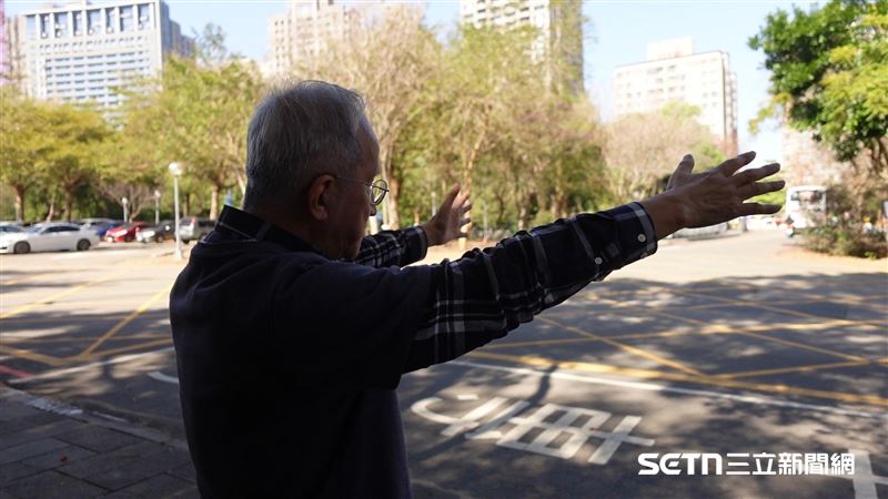 時任柯重宇研究所導師的東海大學國際經營與貿易學系榮譽教授林財丁，他告訴記者，自己當天下午接到電話時非常震撼，因為中午才和學生們一起吃午餐，「我趕到現場的時候他已經走了，現場到處都是血跡，那個慘況真的是難以言喻...」（圖／記者張雅筑攝）