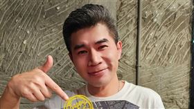 葉昇峻遭酸「軟飯男」。（圖／翻攝自臉書）