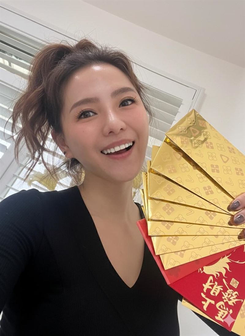 八點檔女星胡嘉愛行經馬路差點被「鬼切汽車」撞上。(圖/翻攝自胡嘉愛臉書)