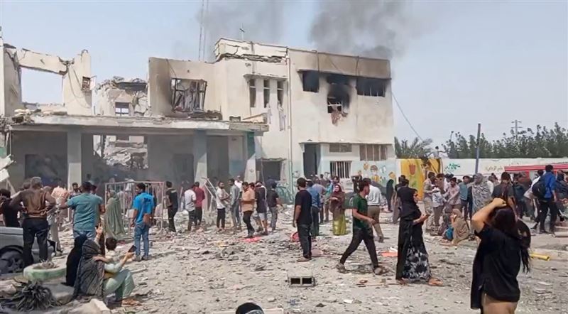 伊朗領袖「哈米尼已經死了」！《伊朗：心智的帝國，從瑣羅亞斯德到今天的歷史》作麥克．安斯沃西 Michael Axworthy警告臺灣與世界注意3件事：經濟、通膨、政權。（圖／圖片為GEMINI生成示意圖、翻攝自白宮臉書、翻攝自X平台 @IRIran_Military、翻攝自X、翻攝自IG @officialrezapahl、廣場出版提供）