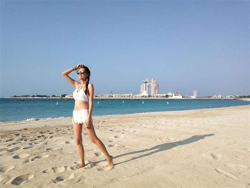 劉伊心在杜拜蜜月後置產。（圖／翻攝自劉伊心臉書）