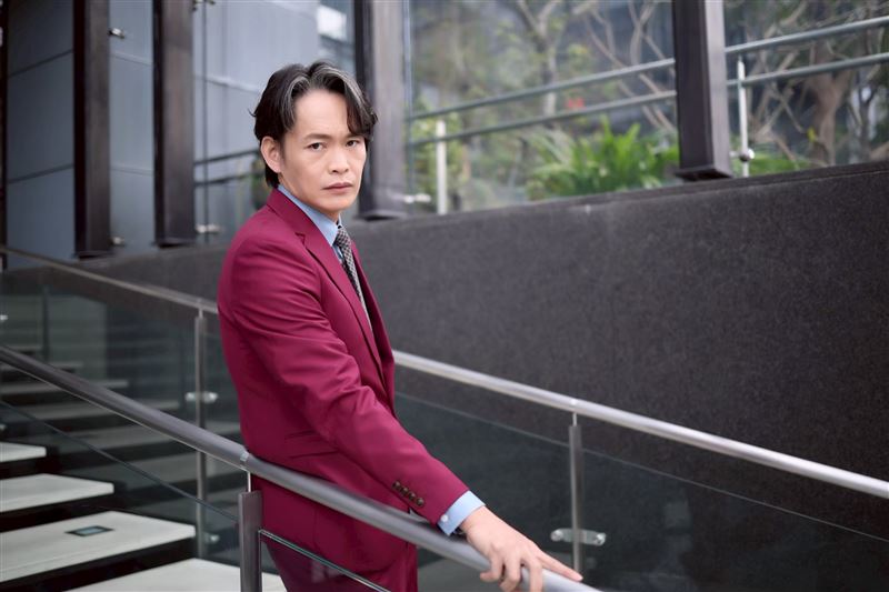 黃鐙輝橫跨主持跟戲劇圈成績亮眼。(圖/記者鄭孟晃攝影)