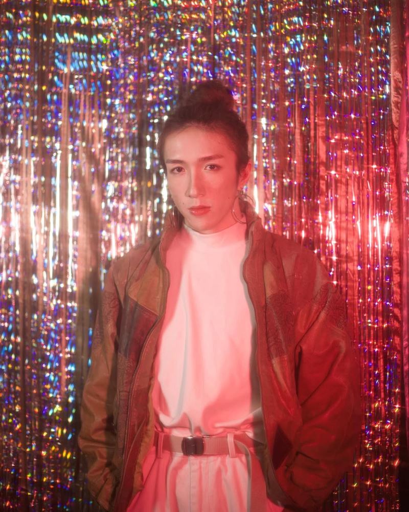 香港舞者李啟言(阿Mo)在演唱會上演出發生工安意外,如今漫長復健之路仍在持續。(圖/翻攝自IG @momo.lky)