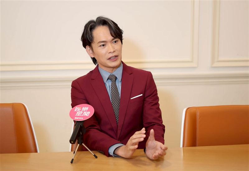 提到跟萁媽的相處,黃鐙輝笑稱現在已懂得轉念修心。(圖/記者鄭孟晃攝影)