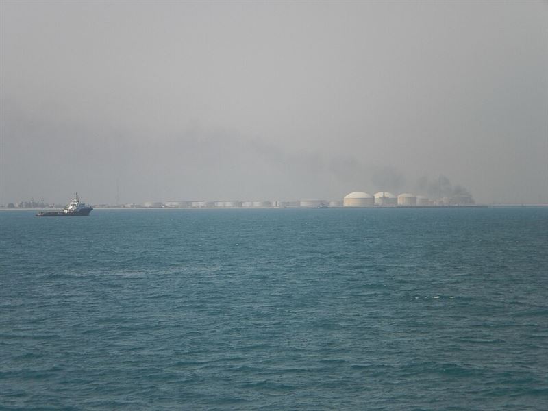 沙烏地阿拉伯國防部表示，攔截了兩架朝拉斯塔努拉煉油廠襲來的無人機。（圖／翻攝自維基百科）