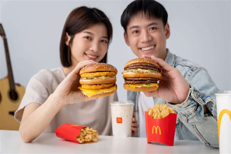 麥當勞「無敵大麥克」及「香鷄大麥克」自3月4日起至3月31日（或售完為止）限期回歸。（圖／品牌業者提供）