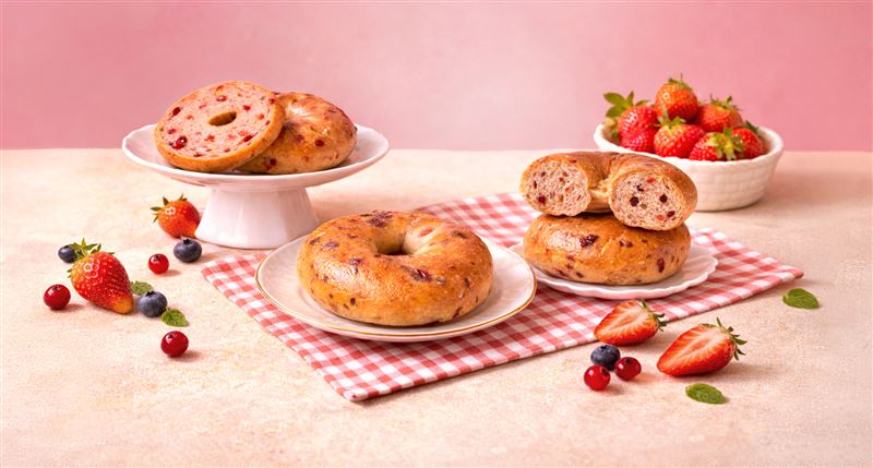 好丘Good Cho’s春季限定新品《綜合苺果貝果》酸甜登場。（圖／品牌業者提供）