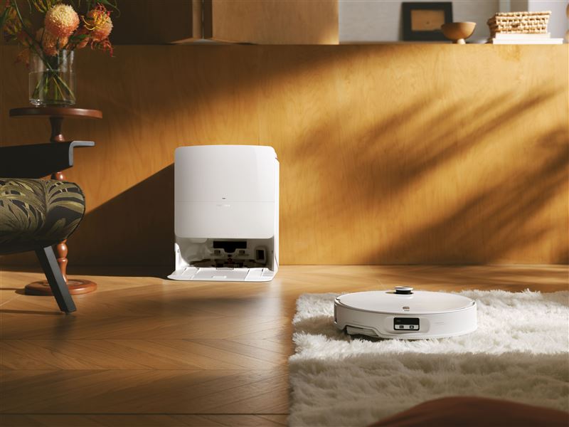 Roborock石頭科技全新掃拖機器人Qrevo Edge 2 Pro白馬王子，協助母嬰家庭建打造更安心的貼地活動環境。（圖／石頭科技提供）