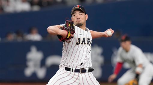 菊池雄星首局就狂丟3分　日本隊遭9上9下