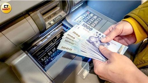 剛3月！她驚見一堆店漲價千元鈔像以前5百