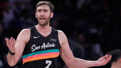 柯內特籲老鷹　取消脫衣舞俱樂部慶祝活動