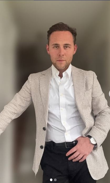 約書亞·帕斯科(Joshua Pascoe)近來在X上發布了一系列腳部和襪子的照片。(圖/翻攝自X)