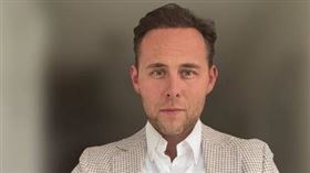 約書亞·帕斯科（Joshua Pascoe）近來在X上發布了一系列腳部和襪子的照片。（圖／翻攝自X）