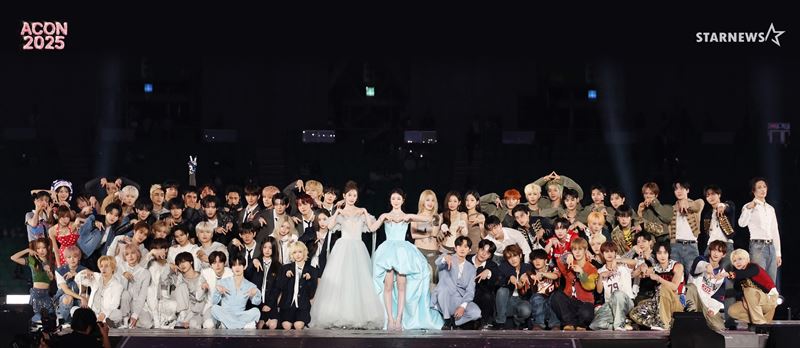 AAA去年將「韓國半個娛樂圈」全都帶來台灣掀起一波追星潮。(圖/翻攝自Threads @AAA)