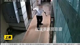 北市謝姓工程師酒後持木刀揮砍某住戶信箱遭送辦。（圖／翻攝自社會事新聞影音）