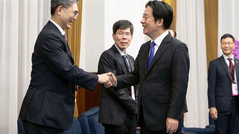 總統接見!張耀中籲落實「AI新十大建設」