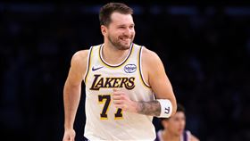 東契奇興奮見偶像　稱喬科維奇是「GOAT」