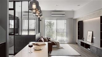 23坪新成屋活用異材質，打造高收納現代風質感居所。(圖／幸福空間-迦源室內裝修工程有限公司)