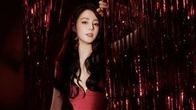 中國女星迪麗熱巴被迫滯留杜拜三天。（圖／翻攝自微博）