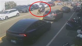 男童,馬路,奔跑,車禍,騎士,夫妻,慘摔,彰化（圖／翻攝自和美小鎮臉書）