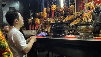 林子揚赴大稻埕慈聖宮參拜　盼得人民支持也獲神明加持（業配勿用）