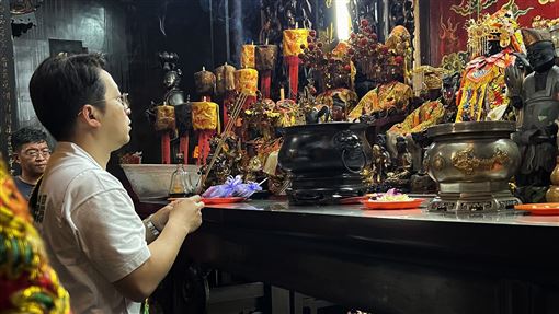 林子揚赴大稻埕慈聖宮參拜