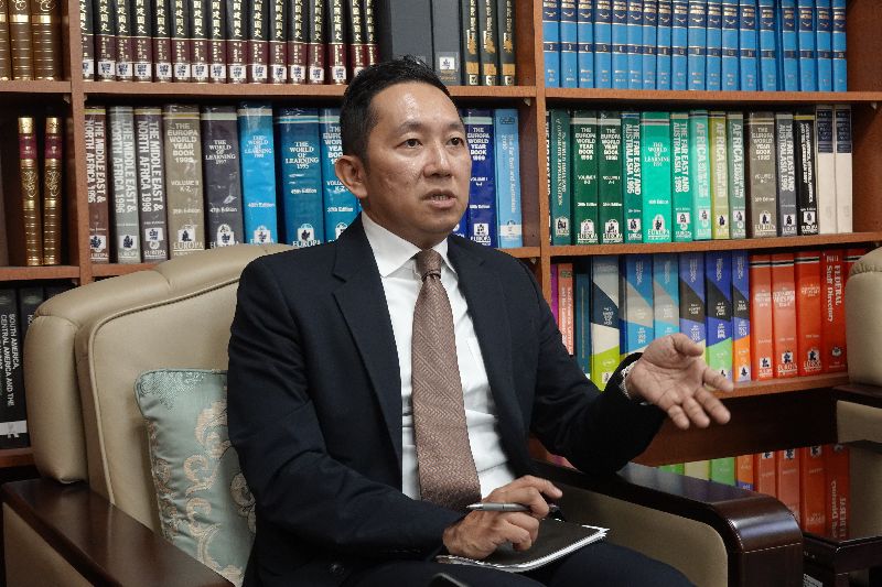 美伊開打導致中東情勢惡化，外交部亞非司副司長陳詠博3日說明外館援助情形