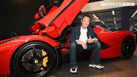 夢幻馬王Ferrari LaFerrari由「弘達國際」謝老闆得標購入。（圖／記者鍾釗榛攝影）