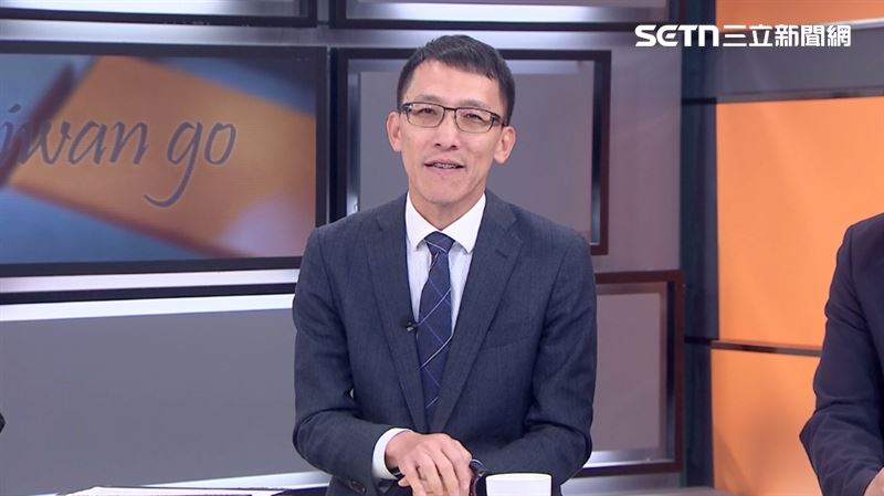 律師陳義文於三立政論《前進新台灣》中直言，若談焦土政策，是否意味終究有一個太陽要被射下來？（圖／前進新台灣）