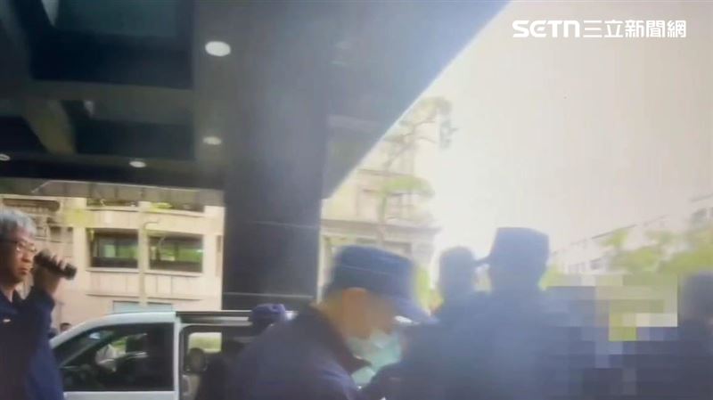 北市儲男酒後溜進中興大樓地下室又拒絕盤查遭逮。(圖/翻攝畫面)