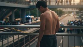 一名台灣男子在馬來西亞的捷運站做出脫序行為，嚇壞眾人。（示意圖，由AI生成）