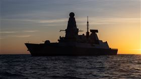 英國對東地中海部署45型先進防空驅逐艦英國國防部3日宣布向東地中海部署45型（Type 45）防空驅逐艦「龍號」（HMS Dragon），以及2架「野貓」多用途直升機，以加強對抗伊朗在中東地區實施的飛彈和無人機攻擊。（英國國防部提供）中央社記者陳韻聿倫敦傳真　115年3月4日