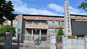 桃園市立自強國中傳出壓榨代理老師，無奈爭訟時還被校方人員語帶威脅施壓，投訴人直斥如同校園煉獄。（圖／翻攝自自強國中臉書粉絲團）