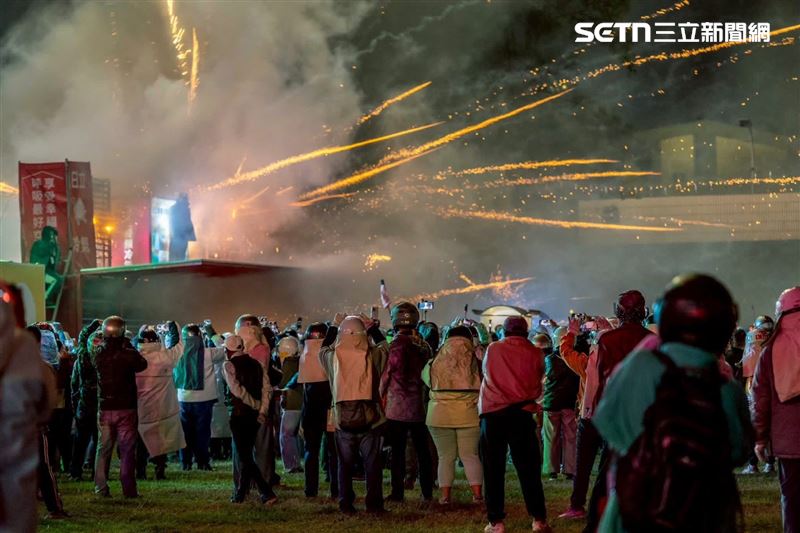 一年一度鹽水蜂炮圓滿落幕，60萬人前往朝聖體驗民俗盛事。（圖／南市府提供）