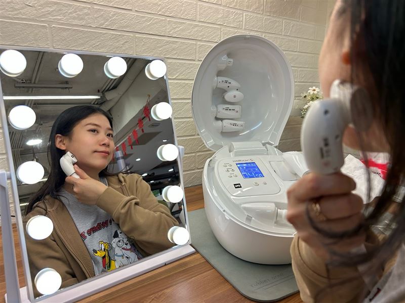 在家就能進行沙龍級保養和放鬆，已成為時下趨勢。（圖／品牌業者提供）