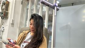 立式吹風機實現真正解放雙手，直接晉升「時間管理大師」。（圖／品牌業者提供）