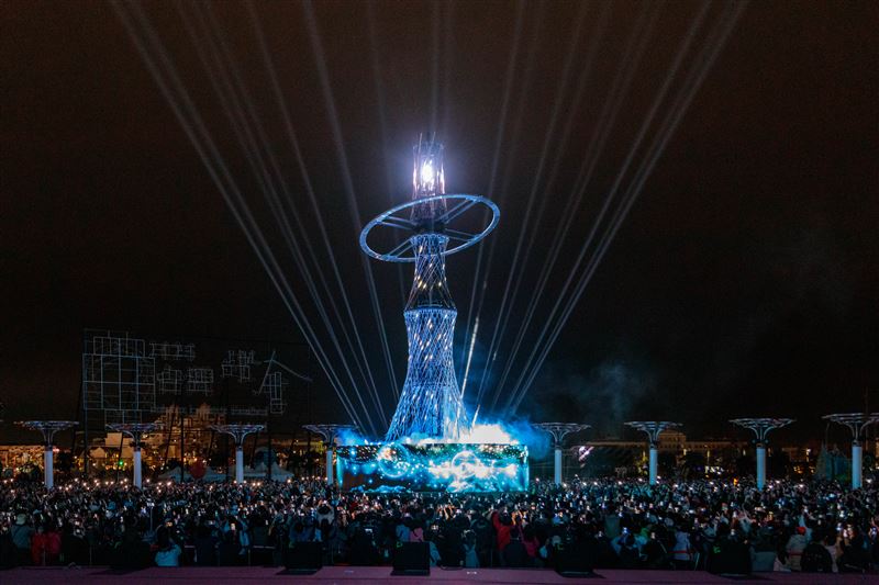 2026台灣燈會3/3開燈，主燈「世界的阿里山」點亮嘉義，100萬人次共襄盛舉。（圖／嘉義縣政府提供）