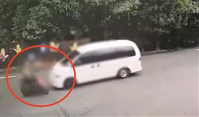 闖紅燈撞死60歲男秒肇逃！車上竟載滿9逃逸移工　躲台中民宅全遭逮