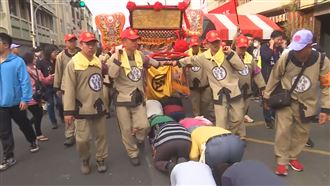 大甲媽、白沙屯媽同日進彰化！信徒盼驚喜