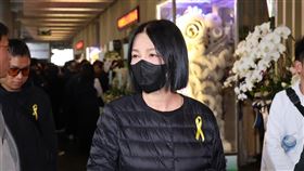 苗可麗現身告別式。（圖／記者鄭孟晃攝影）