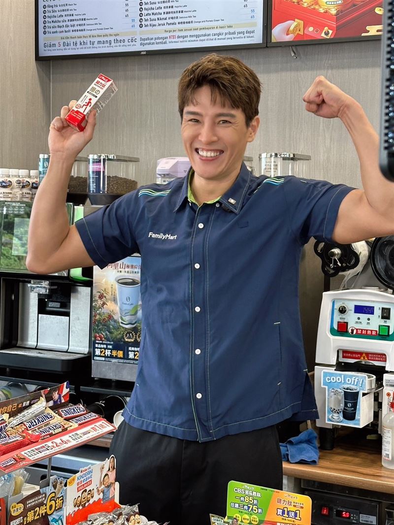 全家一日店長。（圖／奕心生醫科技提供）