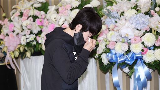 詹雅雯悲痛告別詹緒純　淚崩：走得好安詳