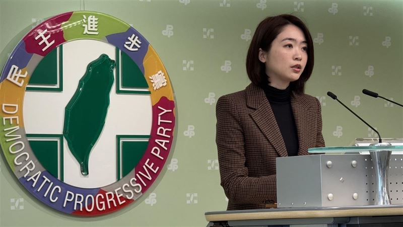 鄭麗文稱台灣不選邊站 綠轟配合中共統戰